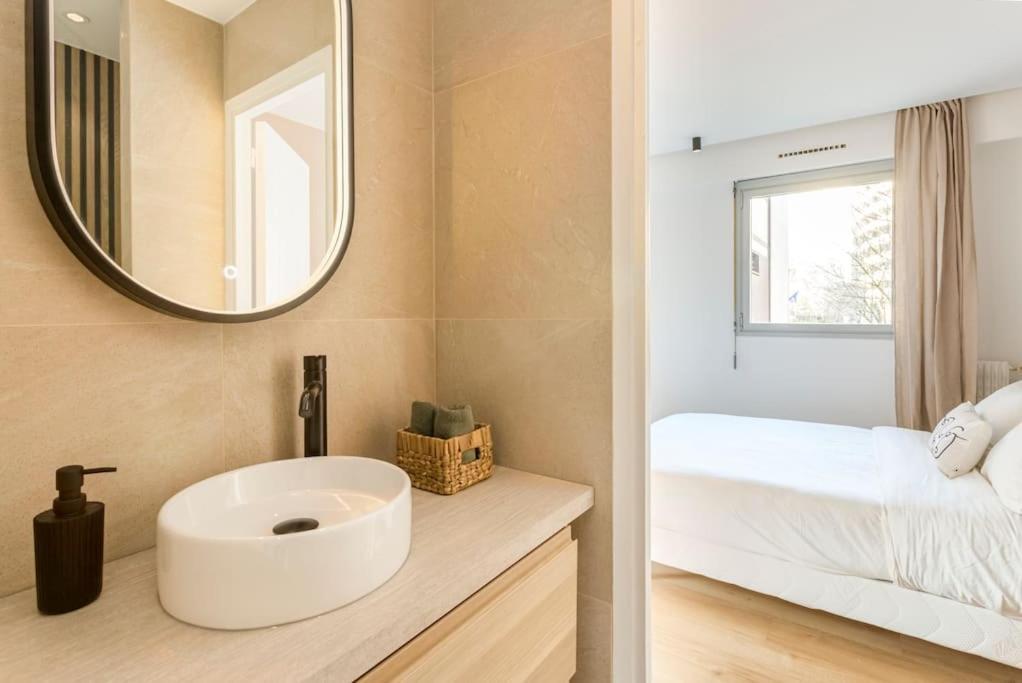 Ferienwohnung Luxurious 3 Min Walk From Eiffel Tower Paris Exterior foto
