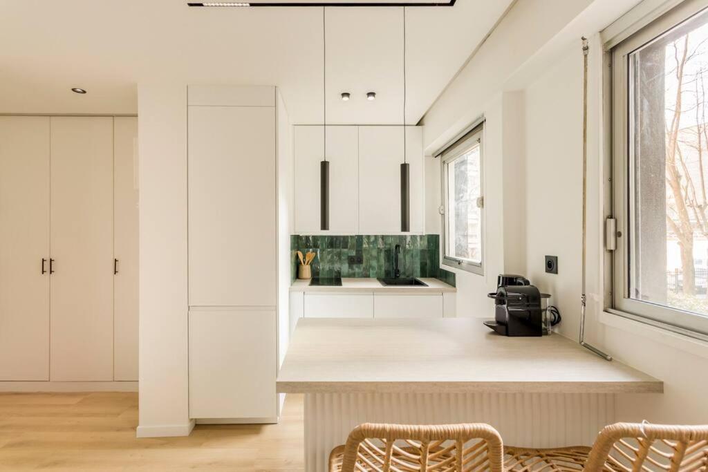 Ferienwohnung Luxurious 3 Min Walk From Eiffel Tower Paris Exterior foto
