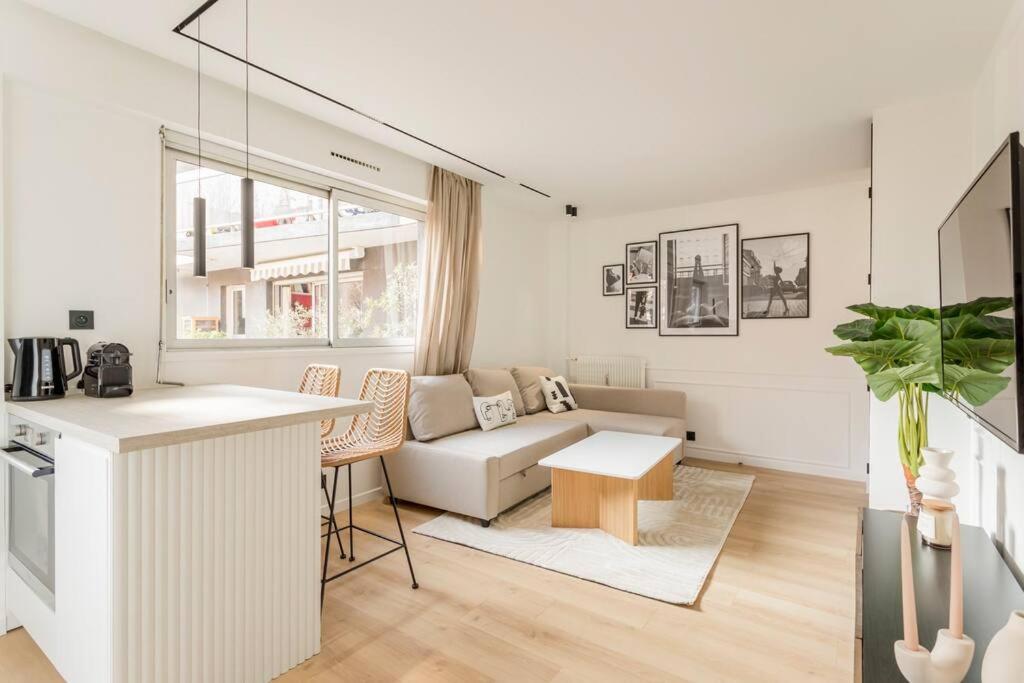 Ferienwohnung Luxurious 3 Min Walk From Eiffel Tower Paris Exterior foto