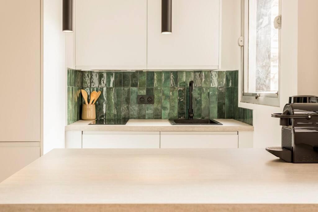 Ferienwohnung Luxurious 3 Min Walk From Eiffel Tower Paris Exterior foto